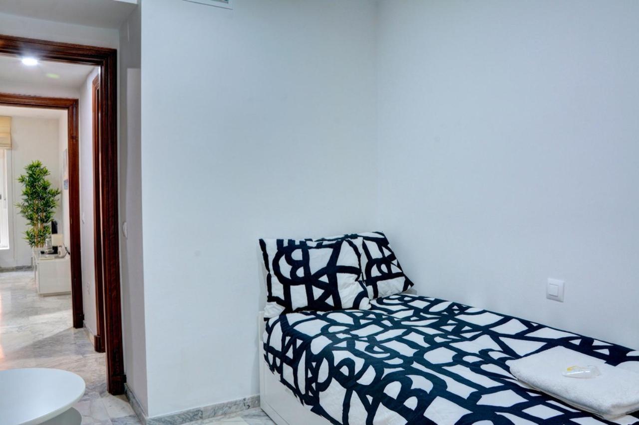 Residencial Torres Apartment Seville Ngoại thất bức ảnh