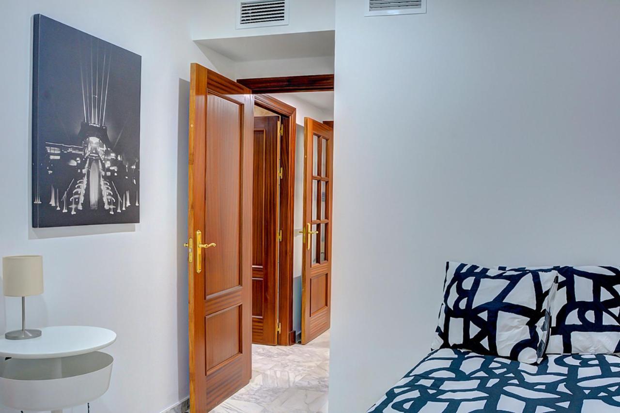 Residencial Torres Apartment Seville Ngoại thất bức ảnh